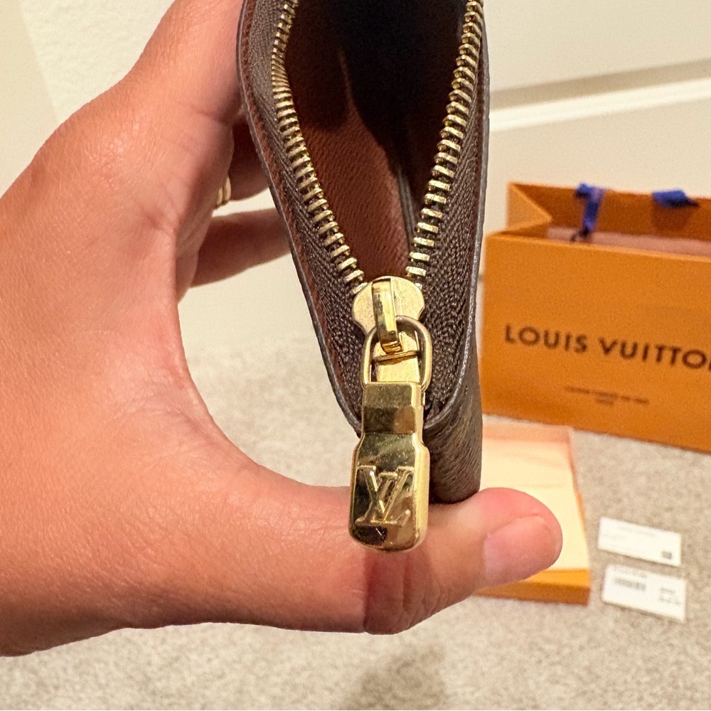 Louis Vuitton Key Pouch - Picture 6 of 11